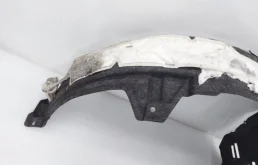 Подкрылок передний левый для Toyota RAV4 2013 года на фотографиях