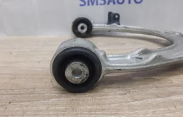 Рычаг передний левый верхний для Volkswagen Touareg 2015 года на фотографиях