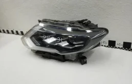 Фара ксенон левая для Nissan X-Trail 2017 года на фотографиях