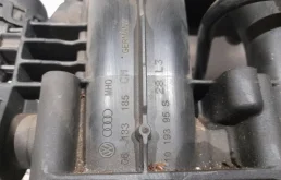 Впускной коллектор для Volkswagen Passat 2008 года на фотографиях