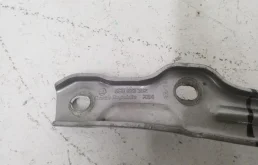 Петля капота левая для Skoda Octavia на фотографиях