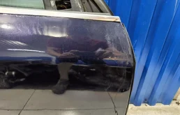 Дверь передняя правая для Audi A6 1999 года на фотографиях