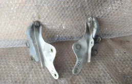 Крепление петли капота для Nissan Teana на фотографиях