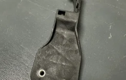 Фиксатор стойки капота для Mercedes-Benz GLK class на фотографиях