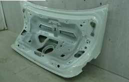 Дверь багажника для Volkswagen Passat 2016 года на фотографиях