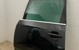 Дверь задняя левая для Volkswagen Touareg 2004 года на фотографиях