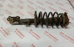 Амортизатор передний левый для Volvo XC90 2008 года на фотографиях