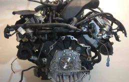 Двигатель без навесного для Audi A4 1999 года на фотографиях