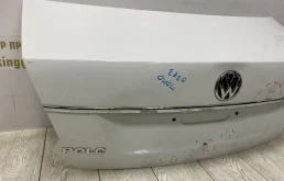 Замок багажника для Volkswagen Polo 2016 года на фотографиях