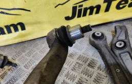 Рычаг передний правый нижний для Audi A4 2015 года на фотографиях