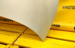 Капот для BMW 5er 2006 года на фотографиях