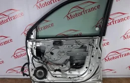 Дверь передняя правая для Nissan X-Trail 2001 года на фотографиях