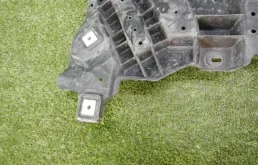 Усилитель переднего бампера для Toyota RAV4 2018 года на фотографиях