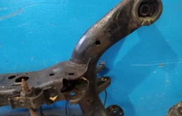 Задний подрамник для Nissan Murano 2011 года на фотографиях