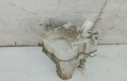 Бачок стеклоомывателя передний для Nissan X-Trail 2022 года на фотографиях