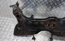 Подрамник двигателя для Suzuki SX4 2008 года на фотографиях