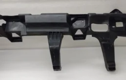 Усилитель переднего бампера для Renault Duster 2012 года на фотографиях