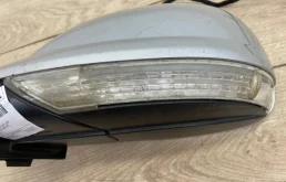 Стекла и зеркала для Volkswagen Touareg 2003 года на фотографиях