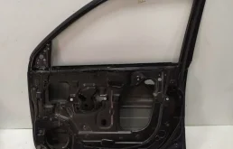 Дверь передняя правая для Nissan X-Trail 2006 года на фотографиях