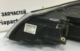 Фара ксенон левая для Skoda Octavia 2010 года на фотографиях