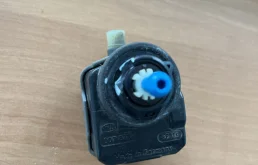 Моторчик корректора фары для Nissan Almera на фотографиях