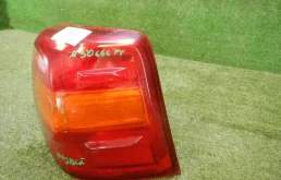 Фонарь внешний правый для Toyota Land Cruiser 2015 года на фотографиях