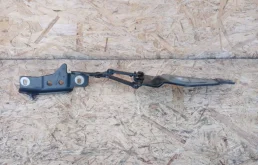 Петля капота правая для BMW X5 на фотографиях