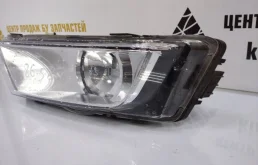 Противотуманка (ПТФ) передняя левая для Skoda Octavia 2014 года на фотографиях