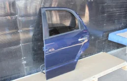 Двери для Suzuki SX4 2015 года на фотографиях