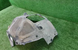 Подкрылок передний правый для BMW 5er 2023 года на фотографиях