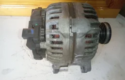 Генератор для Skoda Octavia 2009 года на фотографиях