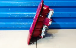 Фонарь внешний правый для Skoda Octavia 2000 года на фотографиях