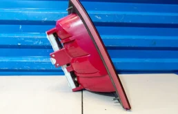 Фонарь внешний правый для Skoda Octavia 2000 года на фотографиях