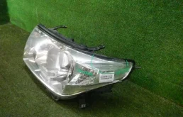 Фара ксенон левая для Toyota Land Cruiser 2009 года на фотографиях
