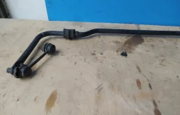 Стабилизатор поперечной устойчивости задний для Nissan X-Trail 2000 года на фотографиях