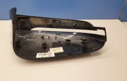 Накладка зеркала левого для BMW 5er 2018 года на фотографиях