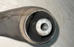 Рычаг передний левый нижний для BMW 5er 2013 года на фотографиях