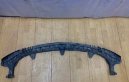 Усилитель бампера передний верхний для Opel Astra 2016 года на фотографиях