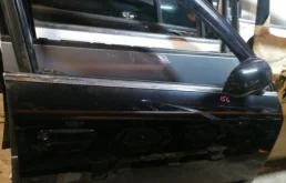 Двери для Audi A4 2004 года на фотографиях