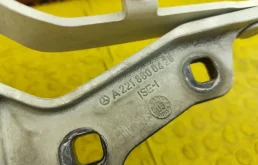 Петля капота левая для Mercedes-Benz S class на фотографиях