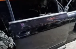 Дверь передняя правая для Volkswagen Touareg 2002 года на фотографиях