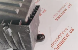 Корпус воздушного фильтра для Volkswagen Tiguan 2010 года на фотографиях