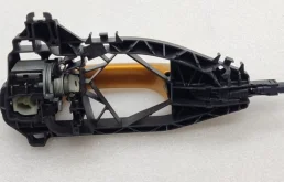 Уплотнитель передней правой двери для Audi A6 на фотографиях