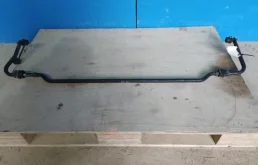 Стабилизатор поперечной устойчивости задний для Nissan X-Trail 2001 года на фотографиях