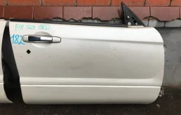 Двери для Subaru Forester 2004 года на фотографиях