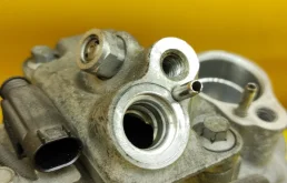 Компрессор кондиционера для Mercedes-Benz C class 2005 года на фотографиях