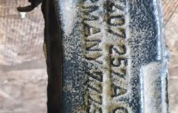 Кулак поворотный левый для Volkswagen Touareg 2008 года на фотографиях