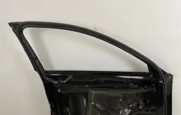 Дверь передняя левая для Audi A4 2016 года на фотографиях