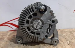 Генератор для Nissan X-Trail 2014 года на фотографиях