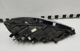 Фара ксенон левая для Audi Q8 на фотографиях